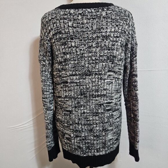 Romeo & Juliet Couture Crewneck Sweater Black And White, women's L, Preppy, Goth - Picture 3 of 9